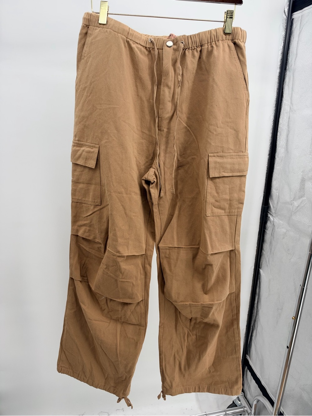Cargo Pants in Brown - Relaxed Fit